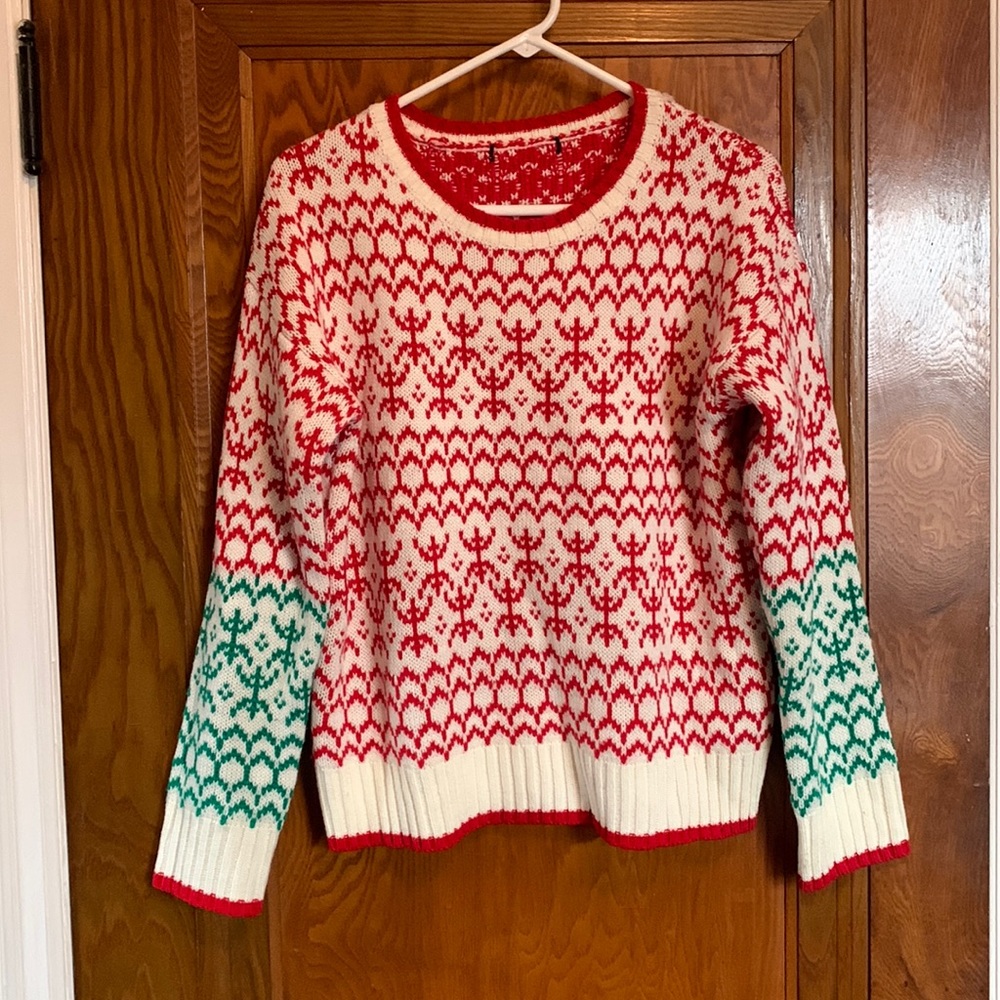 Tint and Shadow - Women's Red and Green Knit Sweater- Size M
